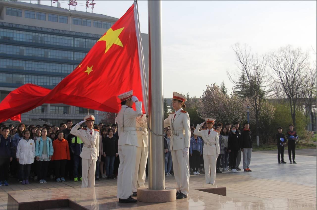 我不懂为什么要成家，我也不懂，组建家庭有什么幸福快乐，为什么我和别人想法不同？游戏画面